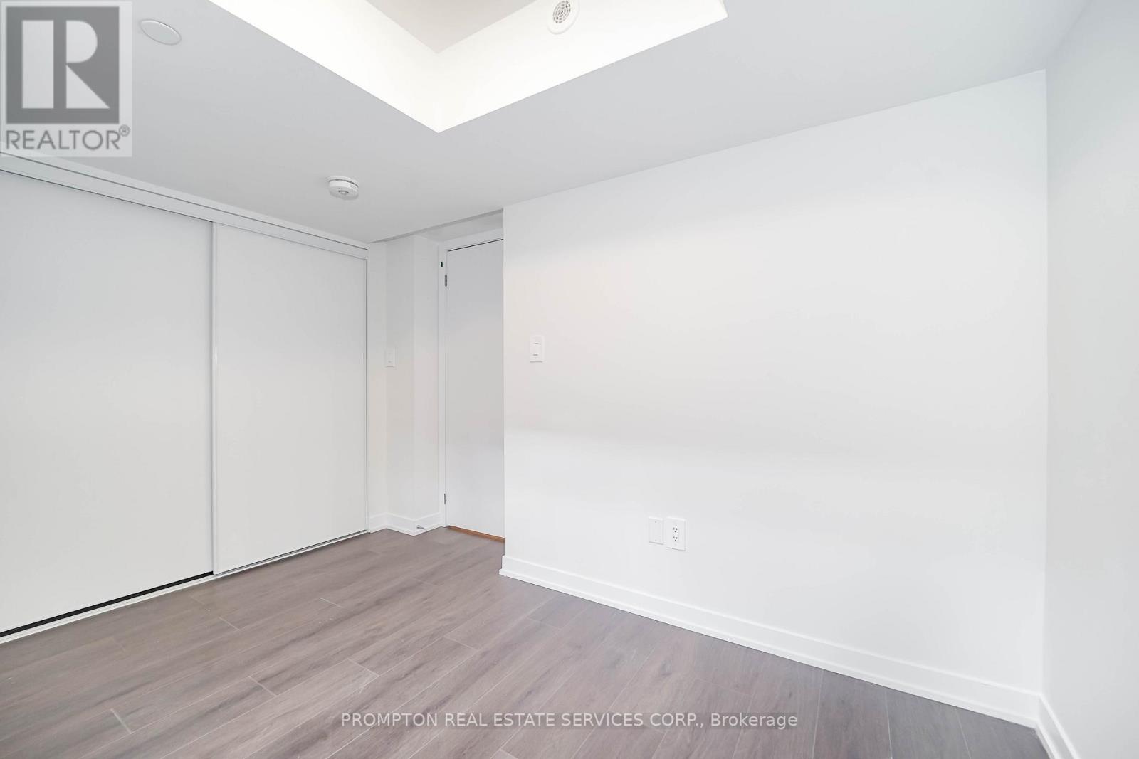 38 Green Gardens Boulevard, Toronto, Ontario  M6A 0E6 - Photo 5 - C12932940