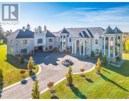 4 SAINT LUKES COURT, Brampton, Ontario