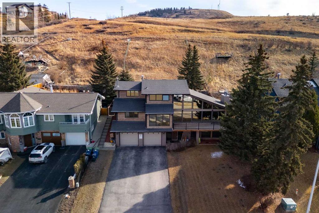 516 Fourth Avenue N, Cochrane, Alberta  T4C 1E5 - Photo 1 - A2296383