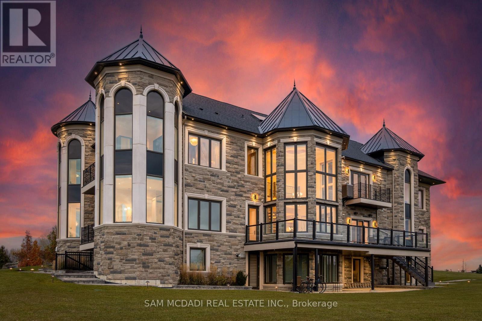 4 Saint Lukes Court, Brampton, Ontario  L6P 1K9 - Photo 4 - W12931760