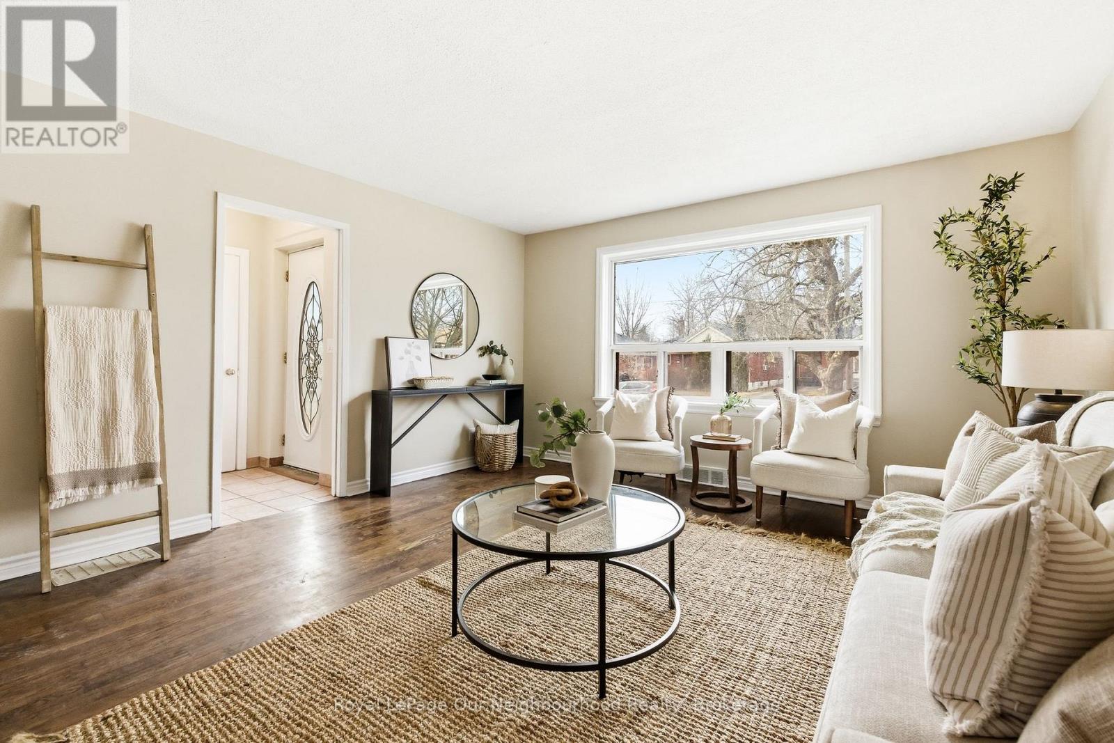 139 Central Pk Boulevard S, Oshawa, Ontario  L1H 5W6 - Photo 2 - E12924808