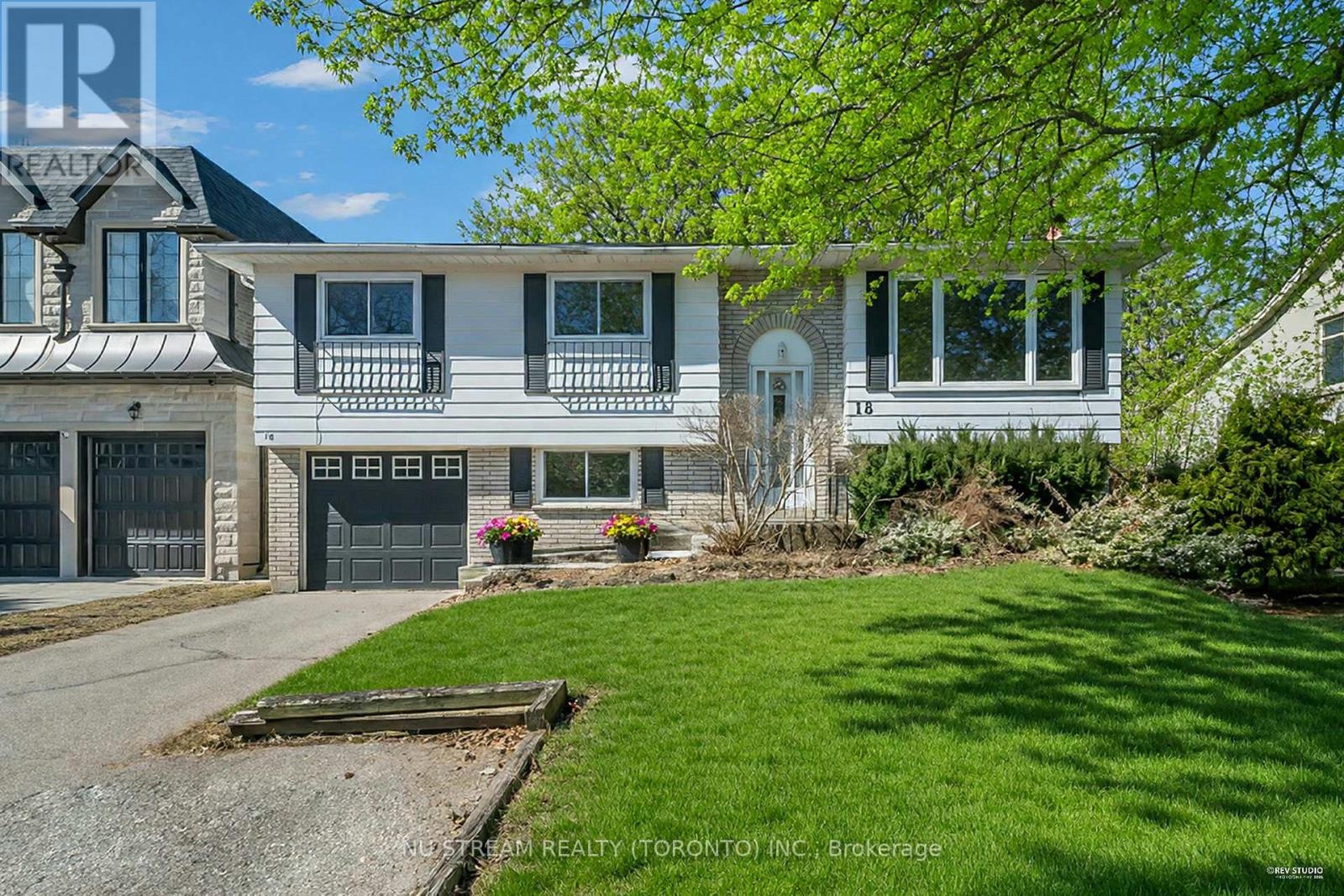 18 EMILY CARR STREET, Markham, Ontario