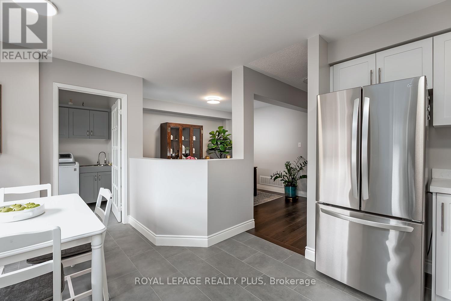 5887 Shelford Terrace, Mississauga, Ontario  L5M 6J9 - Photo 15 - W12928962