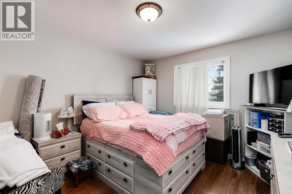 6 West Aarsby Road, Cochrane, Alberta  T4C 1M4 - Photo 8 - A2297276