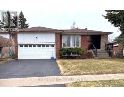 7 BRIARBLUFF AVENUE, Toronto, Ontario