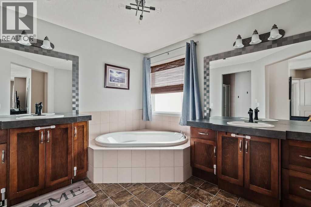 164 West Creek Landing, Chestermere, Alberta  T1X 1R8 - Photo 25 - A2296882