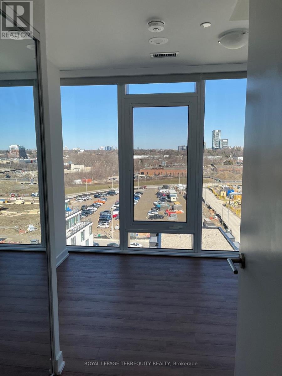 905 - 5 Quarrington Lane, Toronto, Ontario  M3C 1H7 - Photo 3 - C12932976