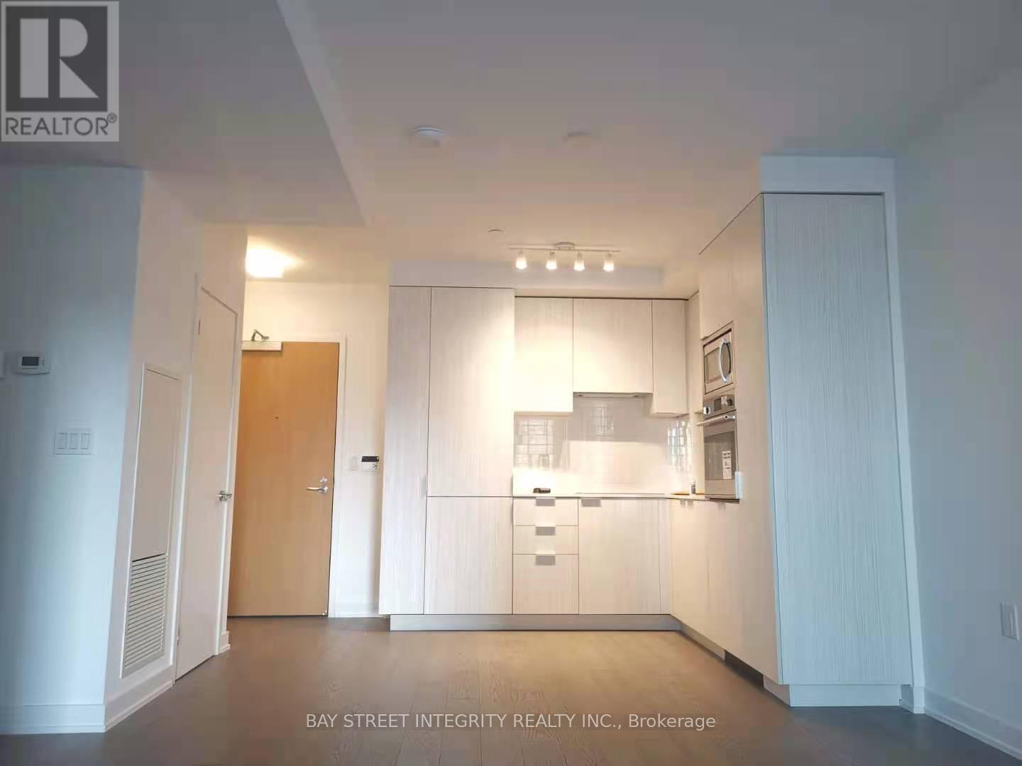 610 - 11 Wellesley Street, Toronto, Ontario  M4Y 1E8 - Photo 6 - C12932980