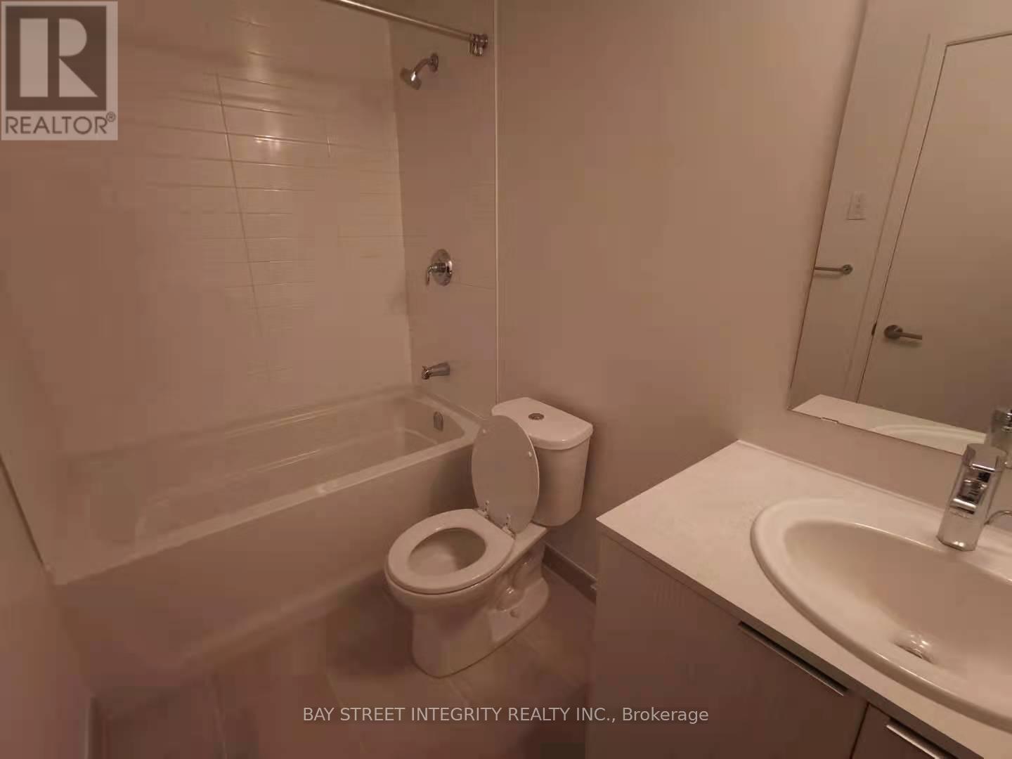 610 - 11 Wellesley Street, Toronto, Ontario  M4Y 1E8 - Photo 9 - C12932980