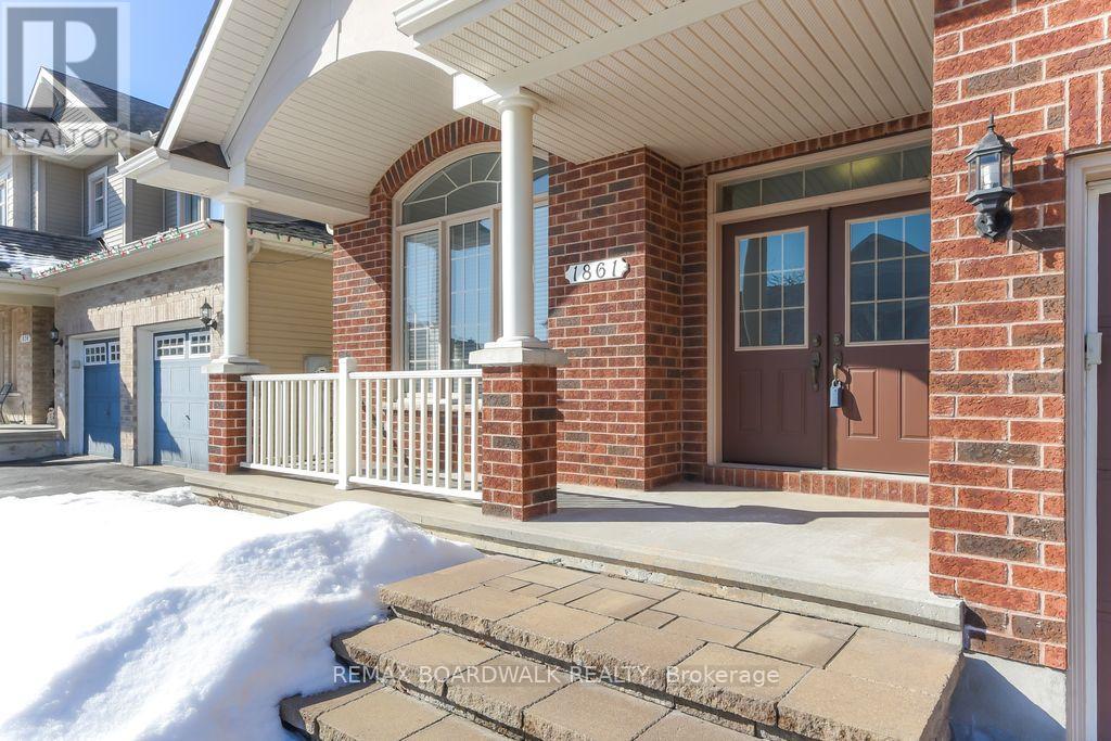1861 Mickelberry Crescent, Ottawa, Ontario  K4A 0P2 - Photo 2 - X12932958