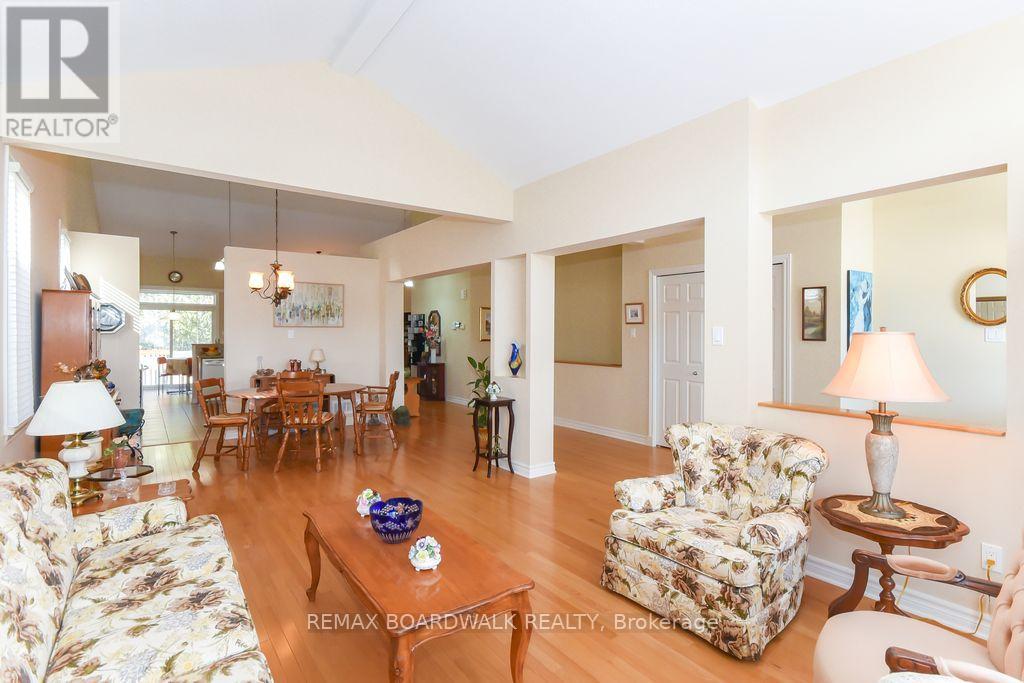 1861 Mickelberry Crescent, Ottawa, Ontario  K4A 0P2 - Photo 8 - X12932958