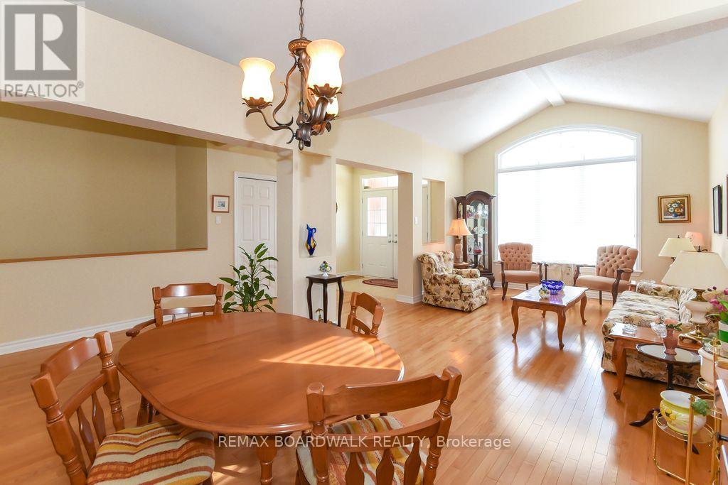 1861 Mickelberry Crescent, Ottawa, Ontario  K4A 0P2 - Photo 9 - X12932958