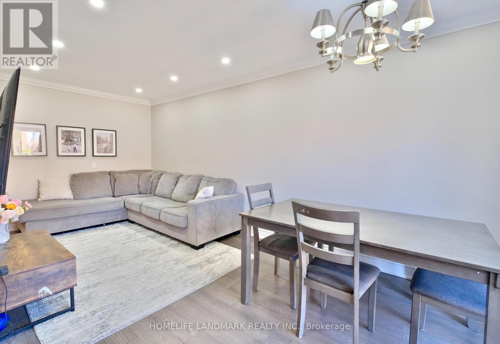 109 Tangmere Crescent, Markham, Ontario  L3R 6Y3 - Photo 2 - N12932966