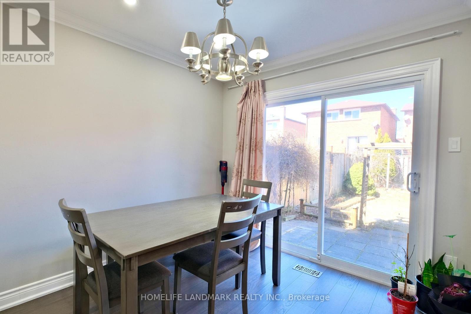 109 Tangmere Crescent, Markham, Ontario  L3R 6Y3 - Photo 6 - N12932966