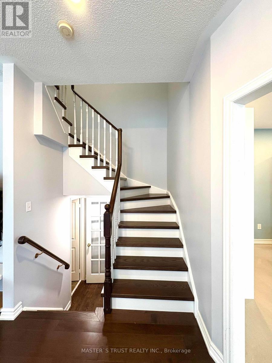 55 Russell Hill Road, Markham, Ontario  L6C 2M5 - Photo 7 - N12932974