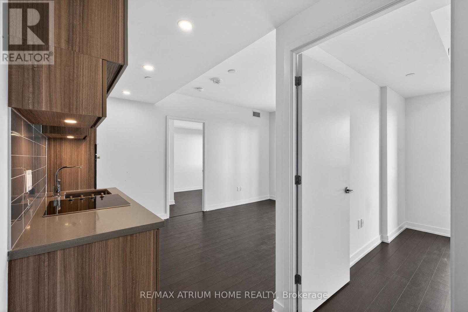 1804 - 39 Roehampton Avenue, Toronto, Ontario  M4P 0G1 - Photo 11 - C12932670