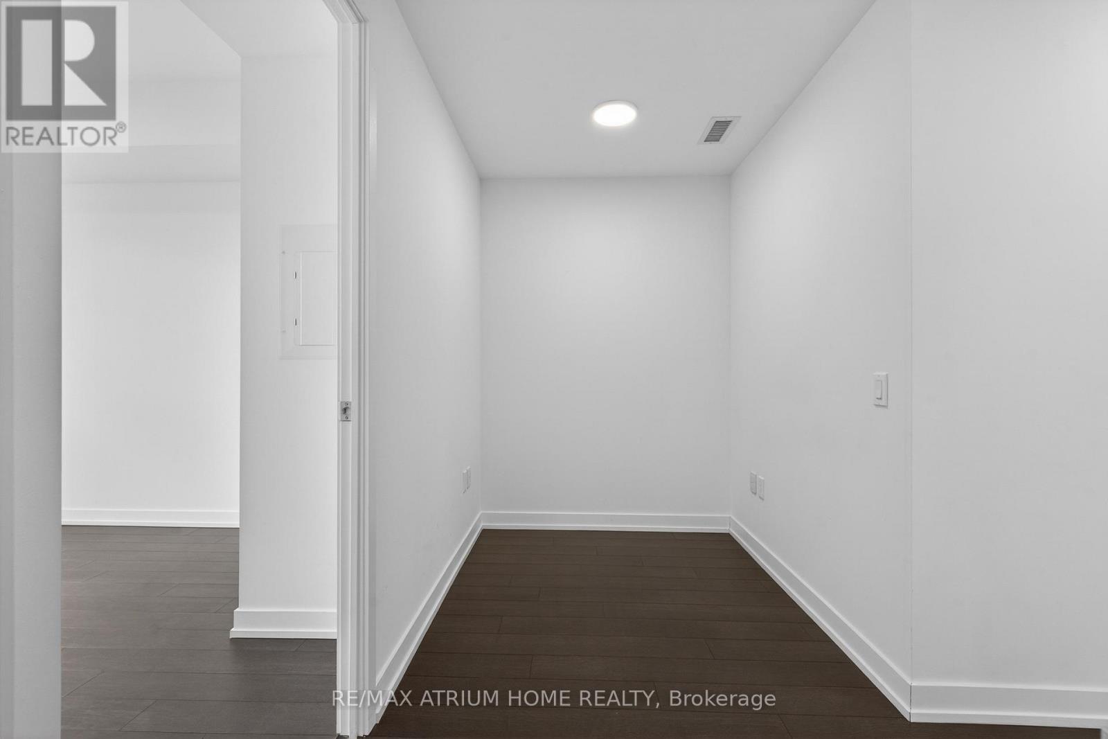 1804 - 39 Roehampton Avenue, Toronto, Ontario  M4P 0G1 - Photo 6 - C12932670