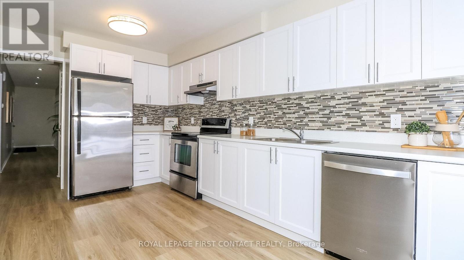 28 Violet Street, Barrie, Ontario L4N 9N2 - Photo 14 - S12908100