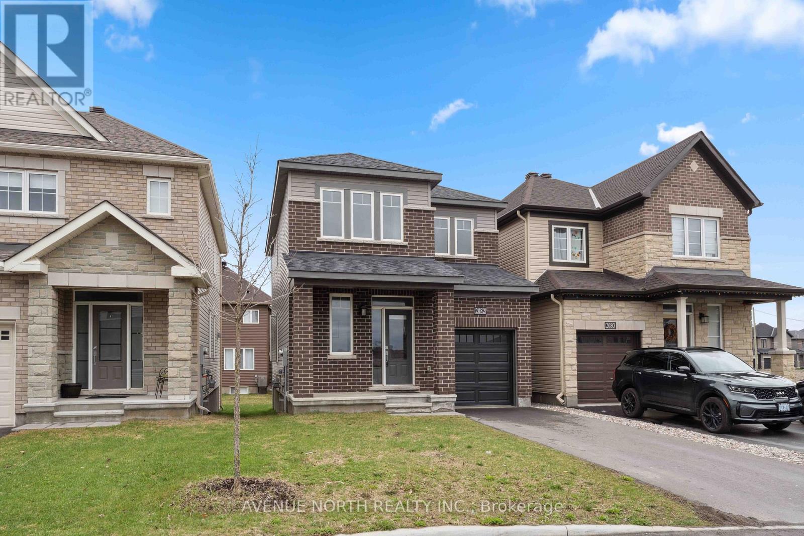 2082 Caltra Crescent, Ottawa, Ontario  K2J 6V4 - Photo 2 - X12921914