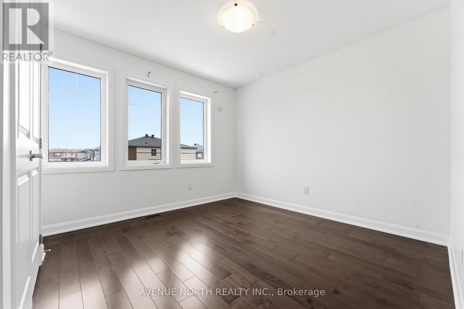 2082 Caltra Crescent, Ottawa, Ontario  K2J 6V4 - Photo 17 - X12921914