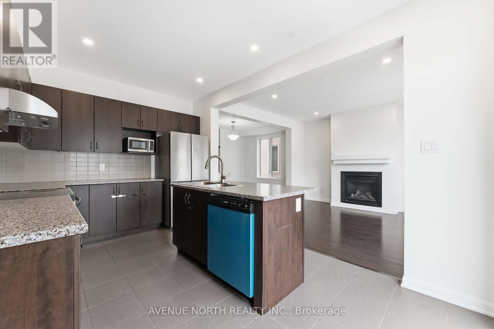 2082 Caltra Crescent, Ottawa, Ontario  K2J 6V4 - Photo 13 - X12921914