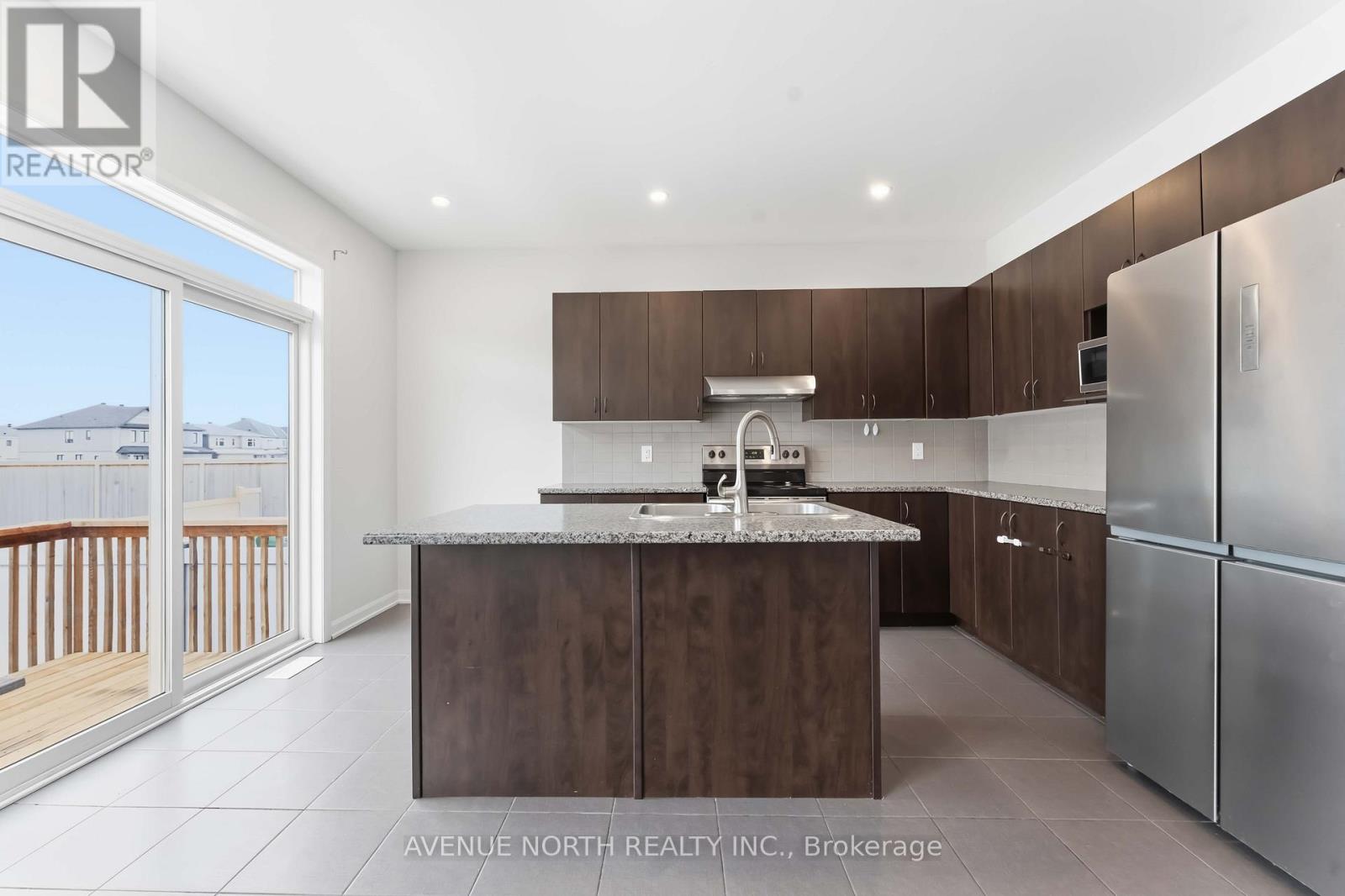 2082 Caltra Crescent, Ottawa, Ontario  K2J 6V4 - Photo 9 - X12921914