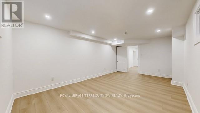 19 Hawthorne Road, Toronto, Ontario  M9R 1N9 - Photo 20 - W12932956