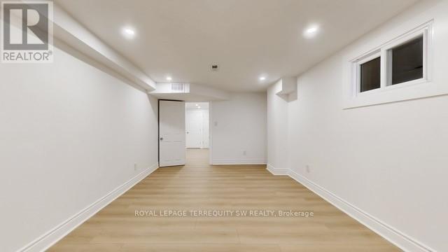 19 Hawthorne Road, Toronto, Ontario  M9R 1N9 - Photo 21 - W12932956