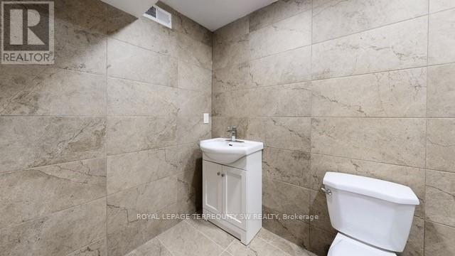 19 Hawthorne Road, Toronto, Ontario  M9R 1N9 - Photo 26 - W12932956
