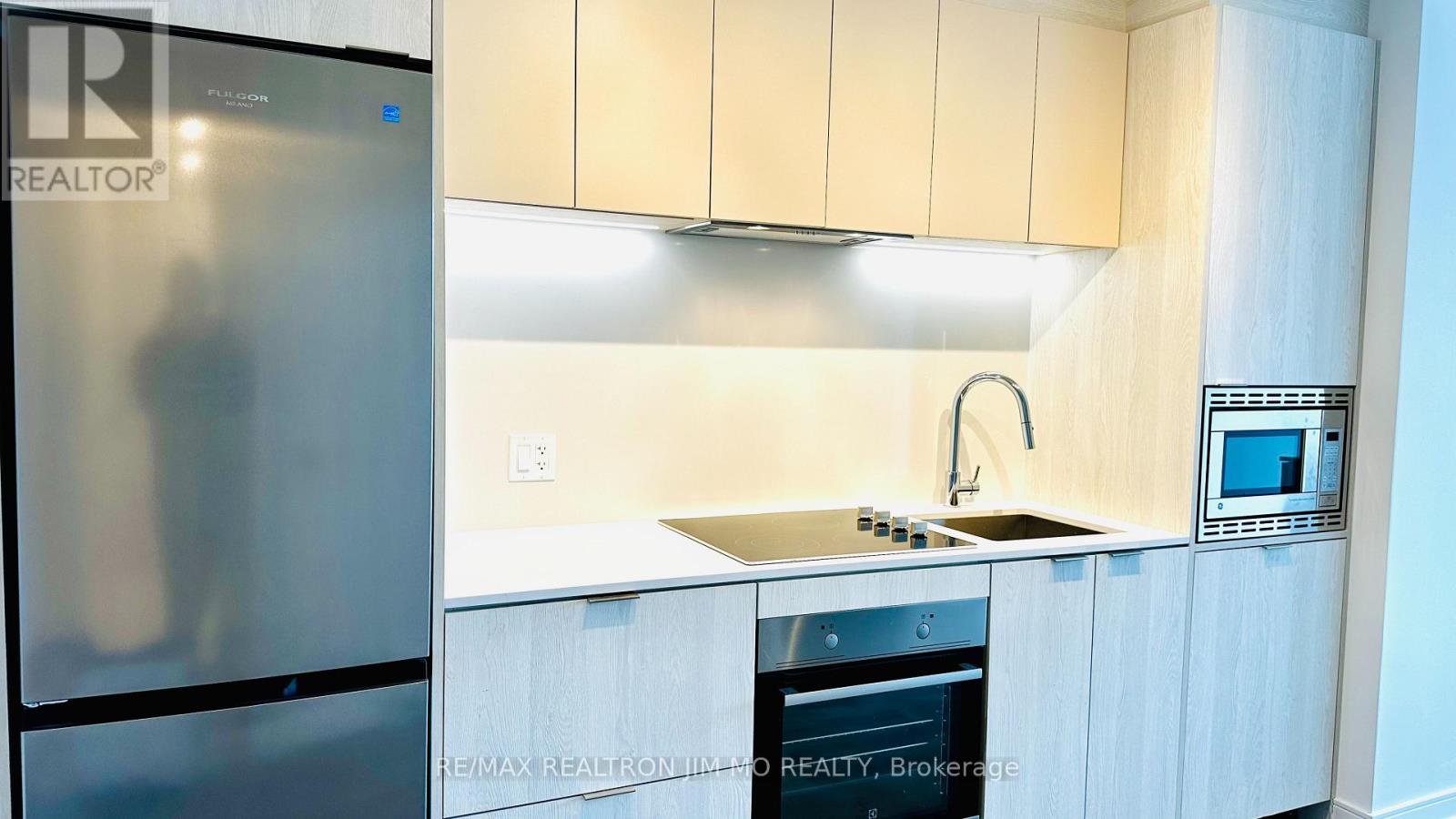 1521 - 1 Jarvis Street, Hamilton, Ontario  L8R 3J2 - Photo 3 - X12932972