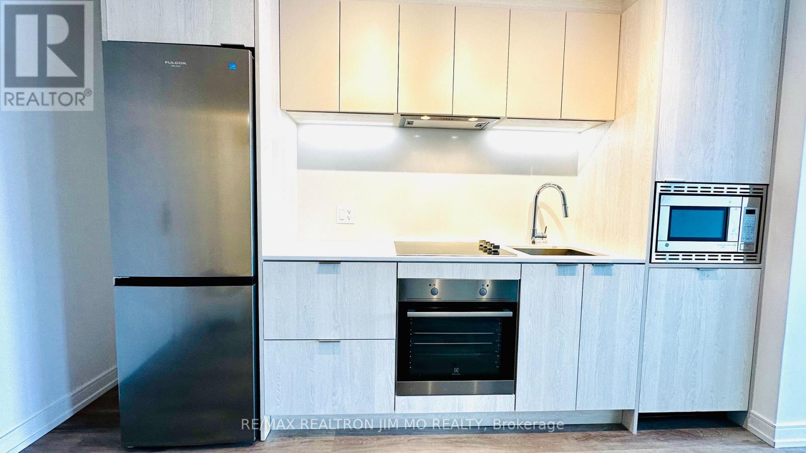 1521 - 1 Jarvis Street, Hamilton, Ontario  L8R 3J2 - Photo 5 - X12932972