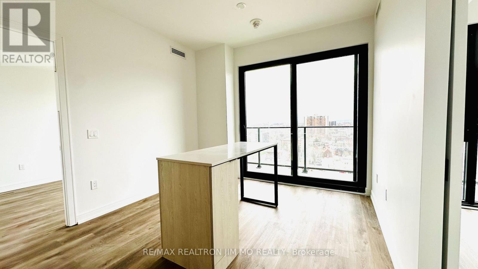 1521 - 1 Jarvis Street, Hamilton, Ontario  L8R 3J2 - Photo 7 - X12932972