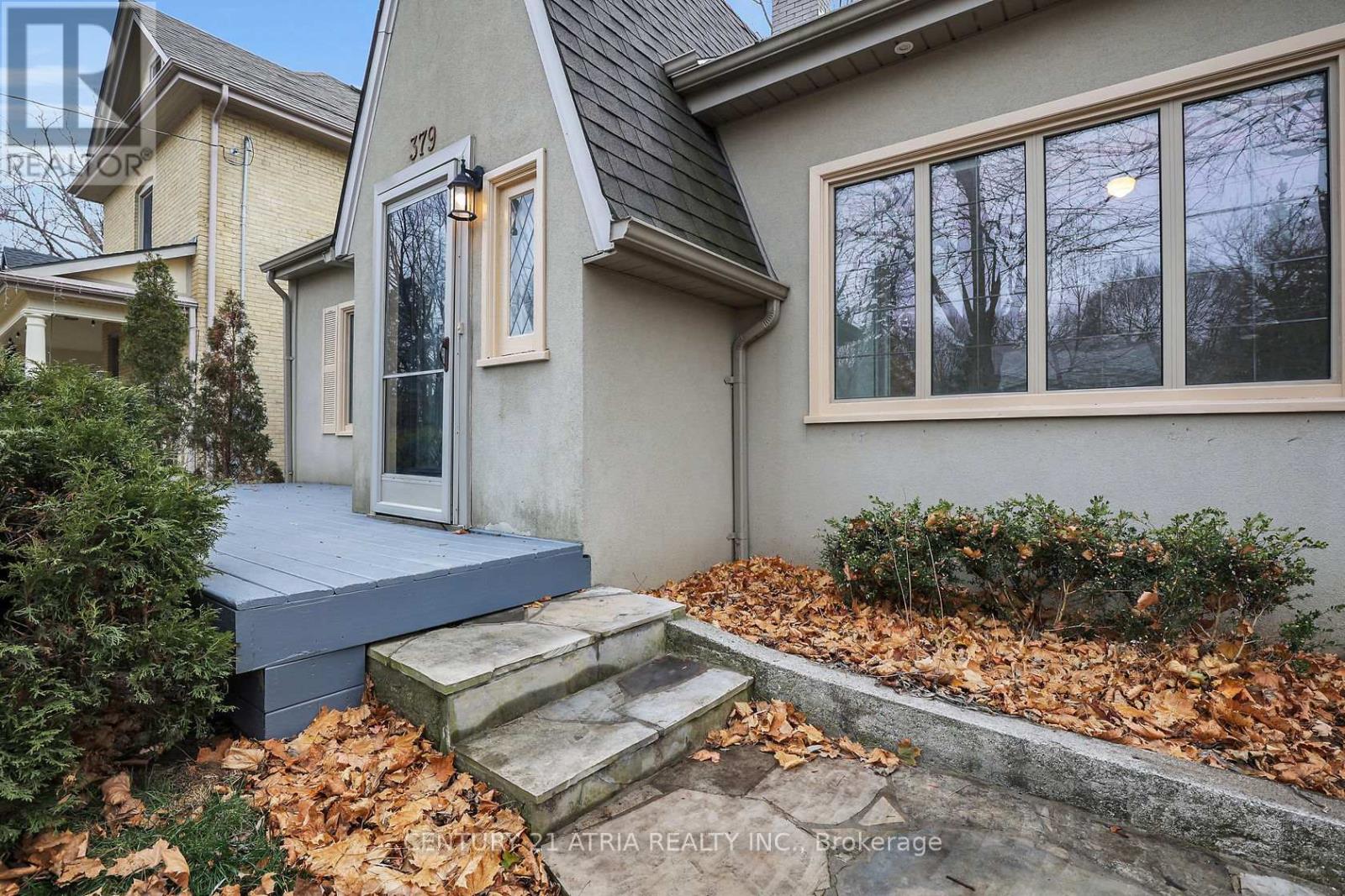 379 Grosvenor Street, London East, Ontario  N6A 1Z2 - Photo 2 - X12932986