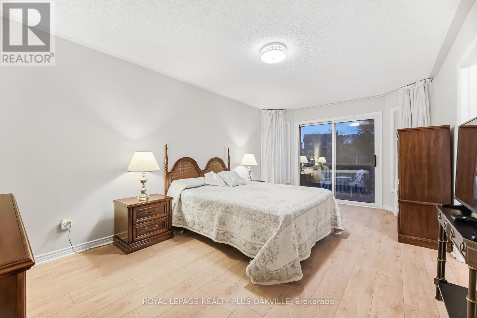 3395 Trelawny Circle, Mississauga, Ontario  L5N 6N6 - Photo 21 - W12921514