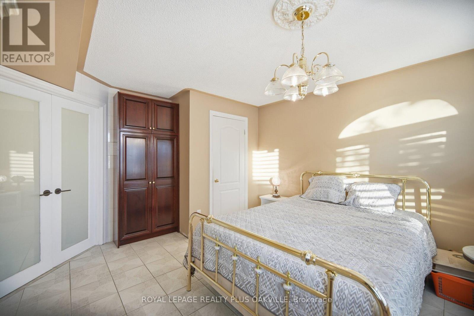 3395 Trelawny Circle, Mississauga, Ontario  L5N 6N6 - Photo 42 - W12921514