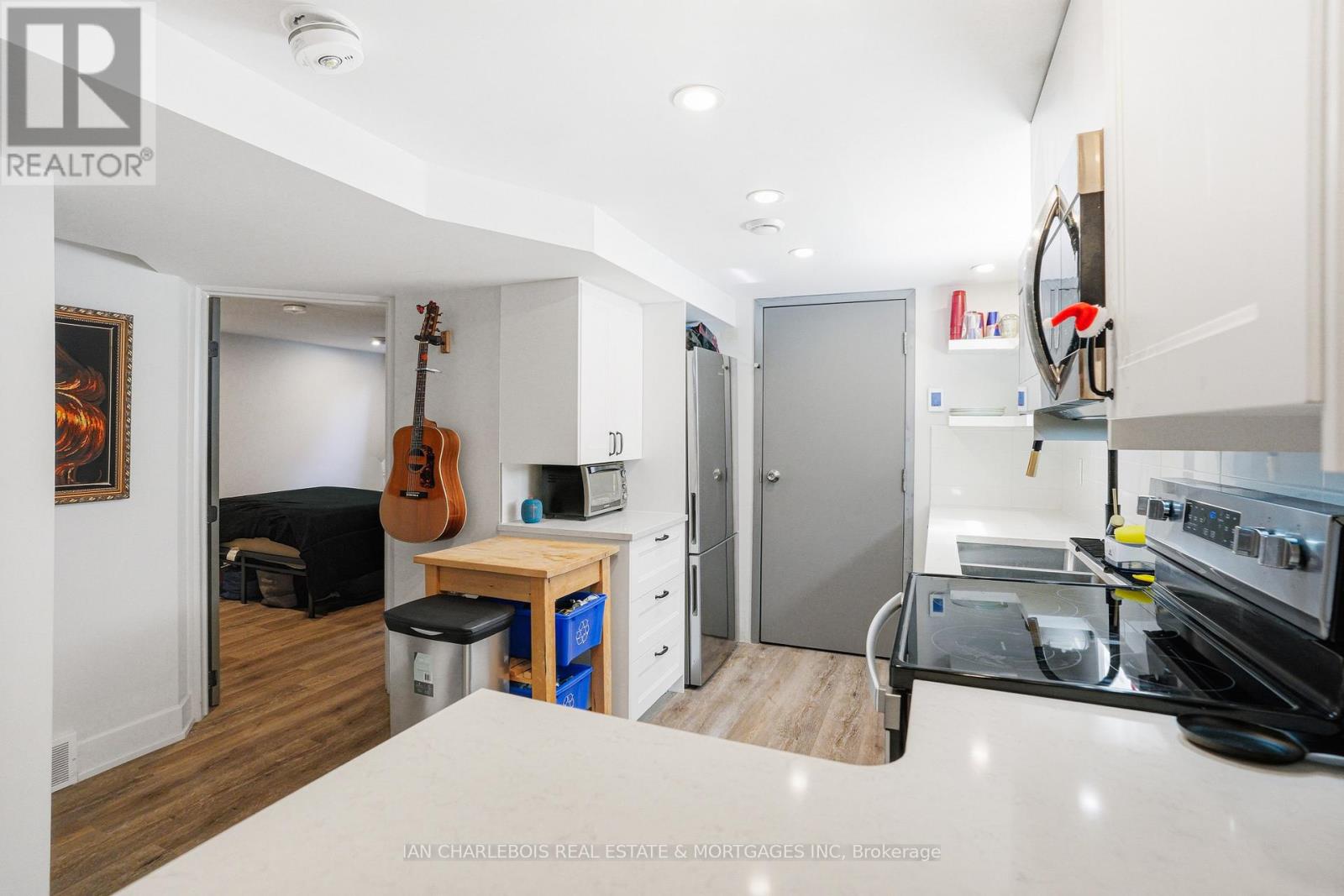 B - 814 Smyth Road, Ottawa, Ontario  K1G 1P3 - Photo 15 - X12907656