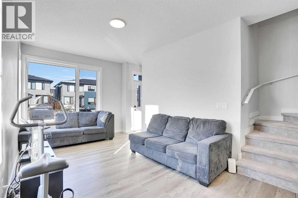 109 Homestead Boulevard Ne, Calgary, Alberta  T3J 2H1 - Photo 6 - A2288623