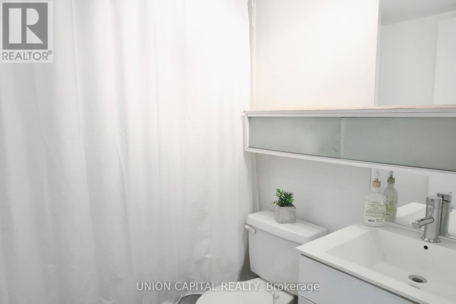 731 - 111 Elizabeth Street, Toronto, Ontario  M5G 1P7 - Photo 3 - C12932996