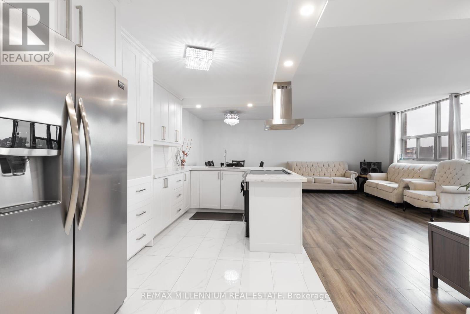 706 - 2645 Kipling Avenue W, Toronto, Ontario  M9V 3S6 - Photo 2 - W12902846