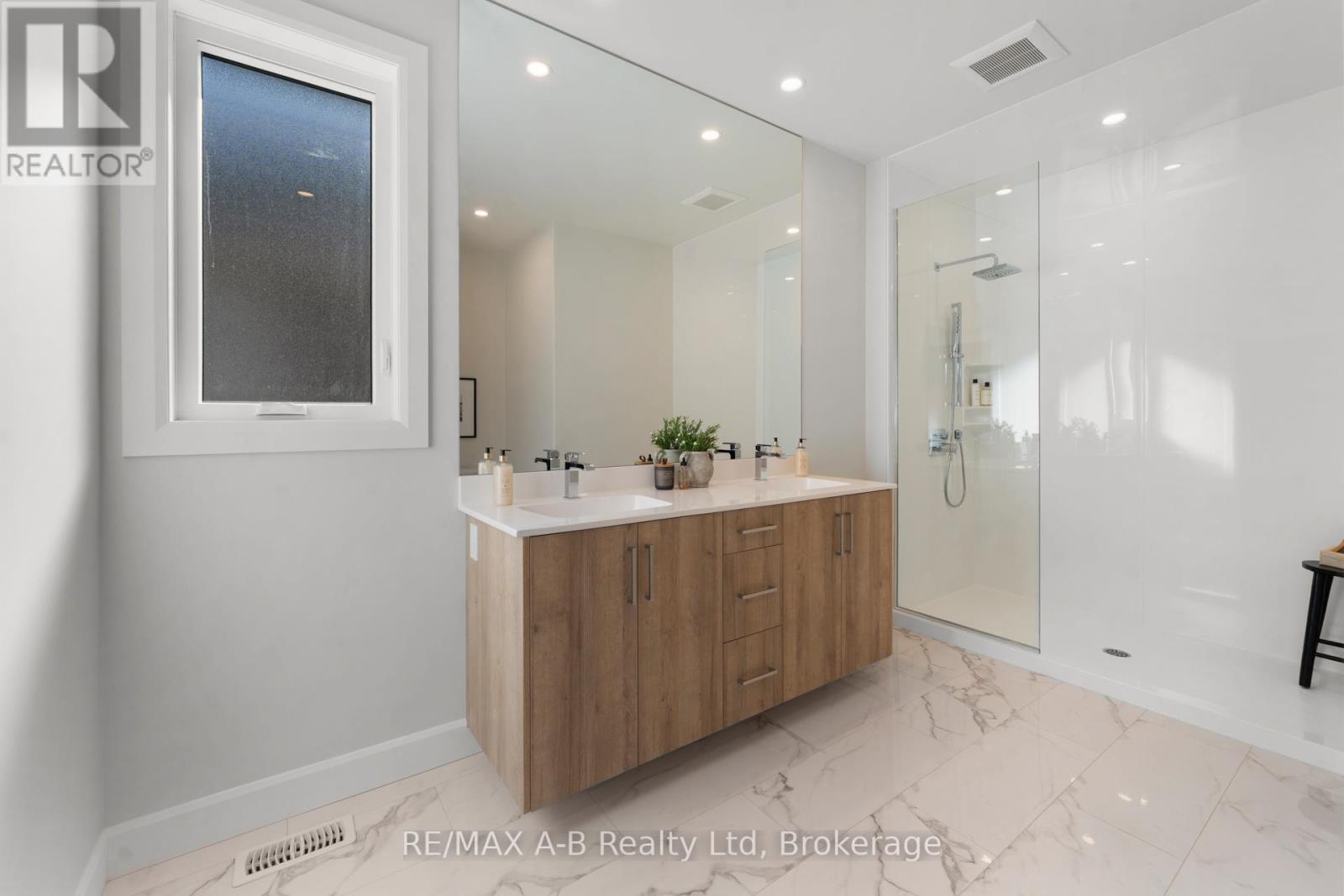 21 Nelson Street, West Perth, Ontario N0K 1N0 - Photo 23 - X12419298