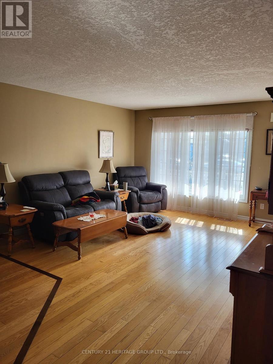 71 Finch Drive, Belleville (Belleville Ward), Ontario  K8P 5L4 - Photo 13 - X12913862