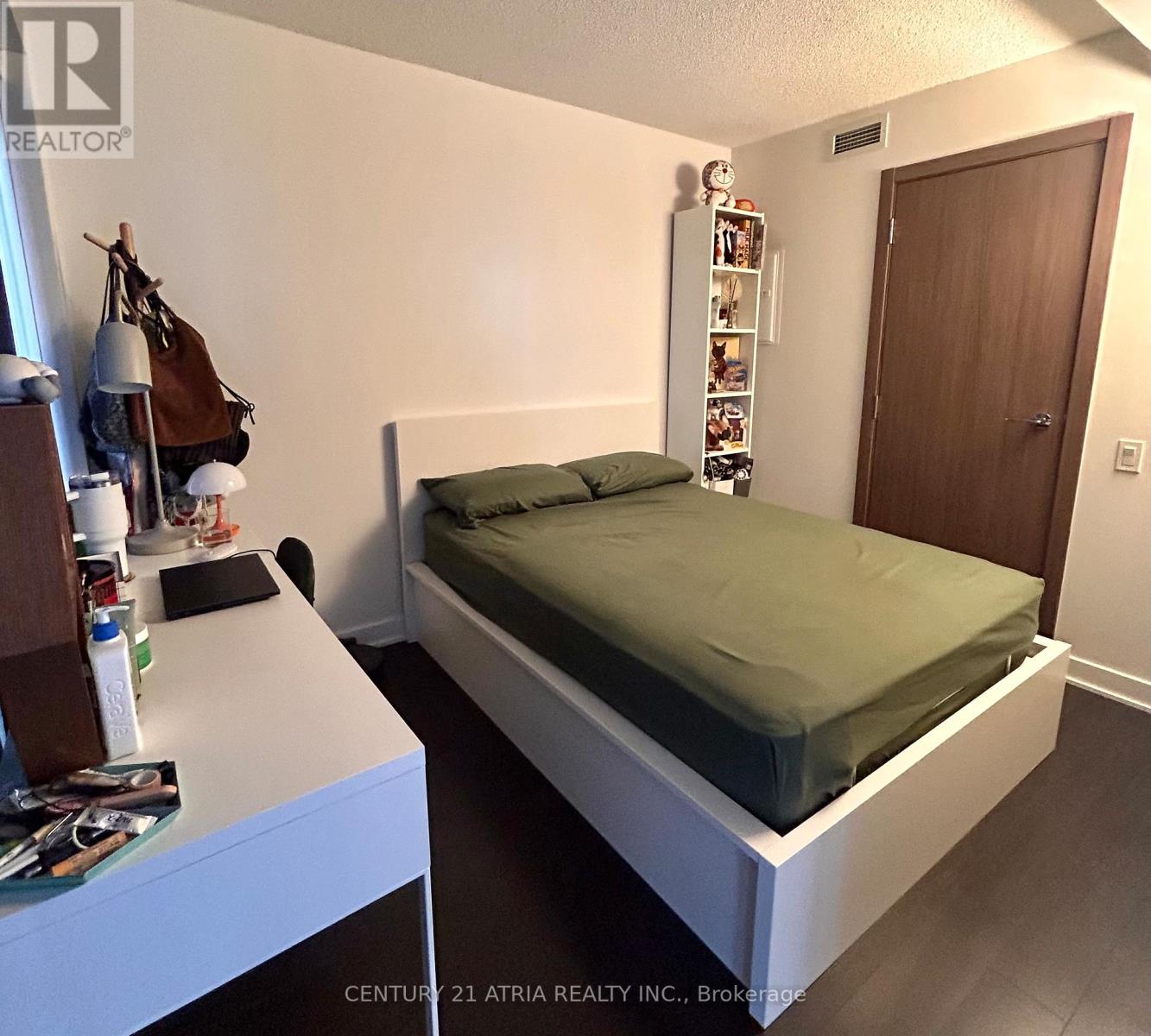 1802 - 19 Bathurst Street, Toronto, Ontario  M5V 0N2 - Photo 11 - C12933030