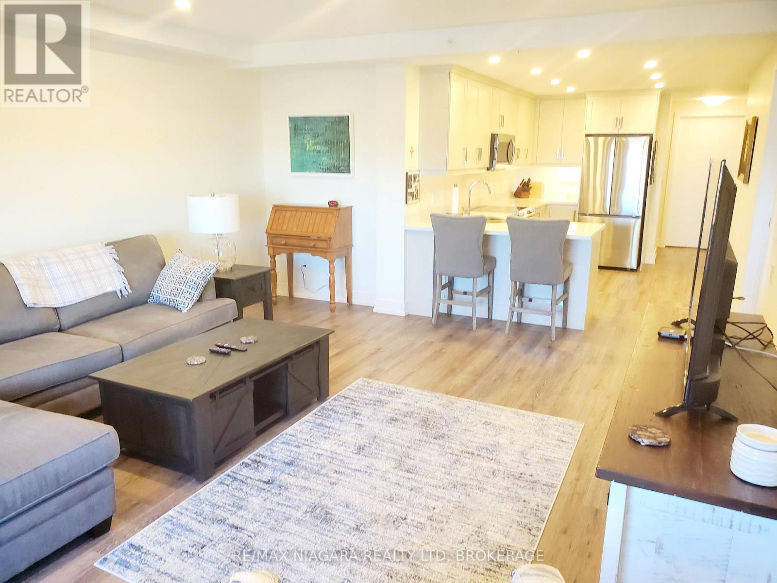 505 - 300b Fourth Avenue, St. Catharines, Ontario  L2S 0E6 - Photo 11 - X12933018