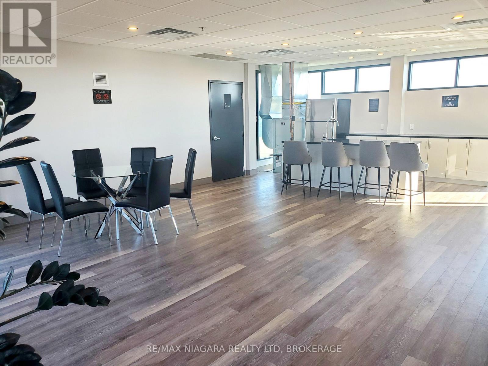 505 - 300b Fourth Avenue, St. Catharines, Ontario  L2S 0E6 - Photo 21 - X12933018