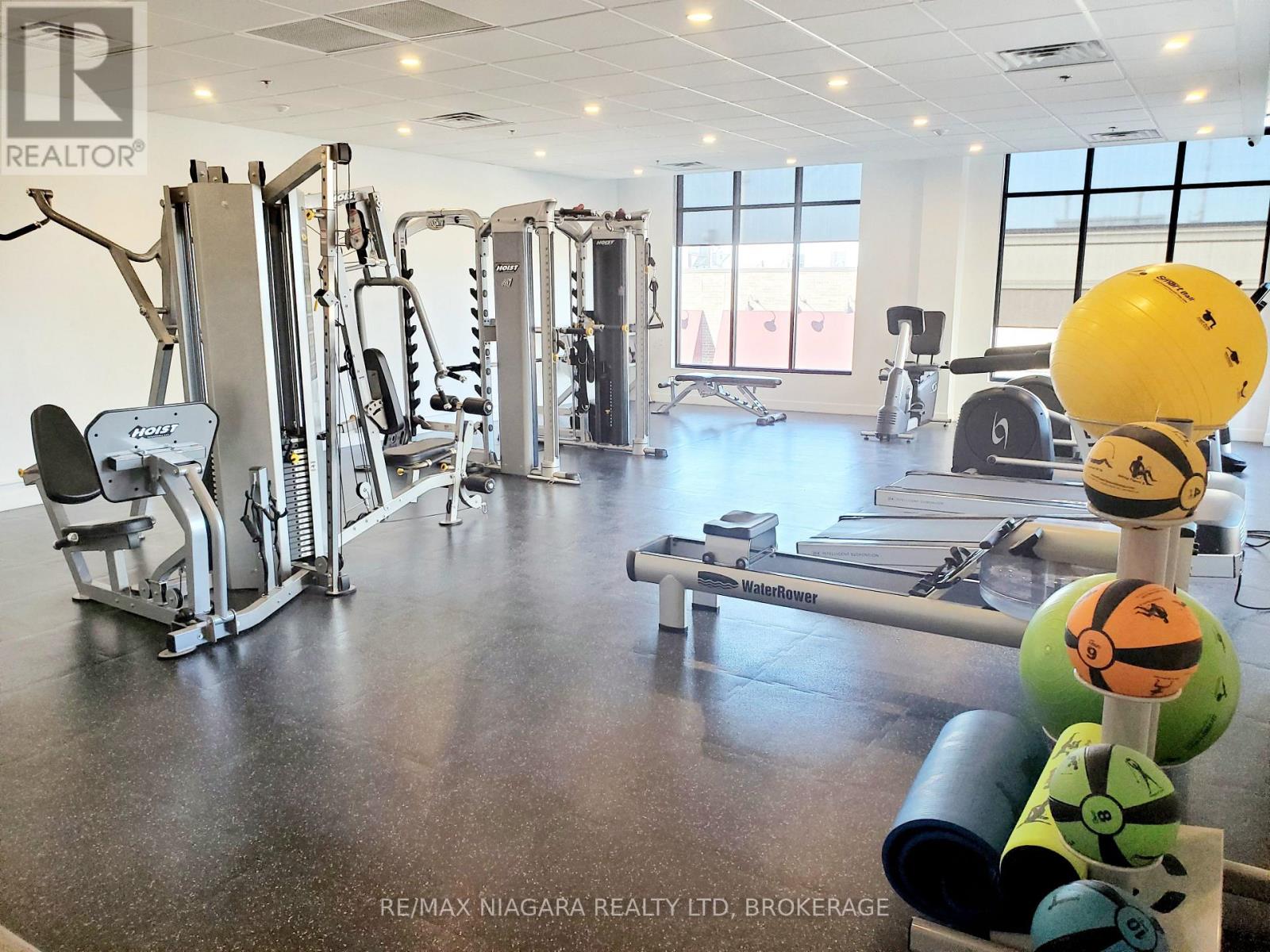 505 - 300b Fourth Avenue, St. Catharines, Ontario  L2S 0E6 - Photo 24 - X12933018