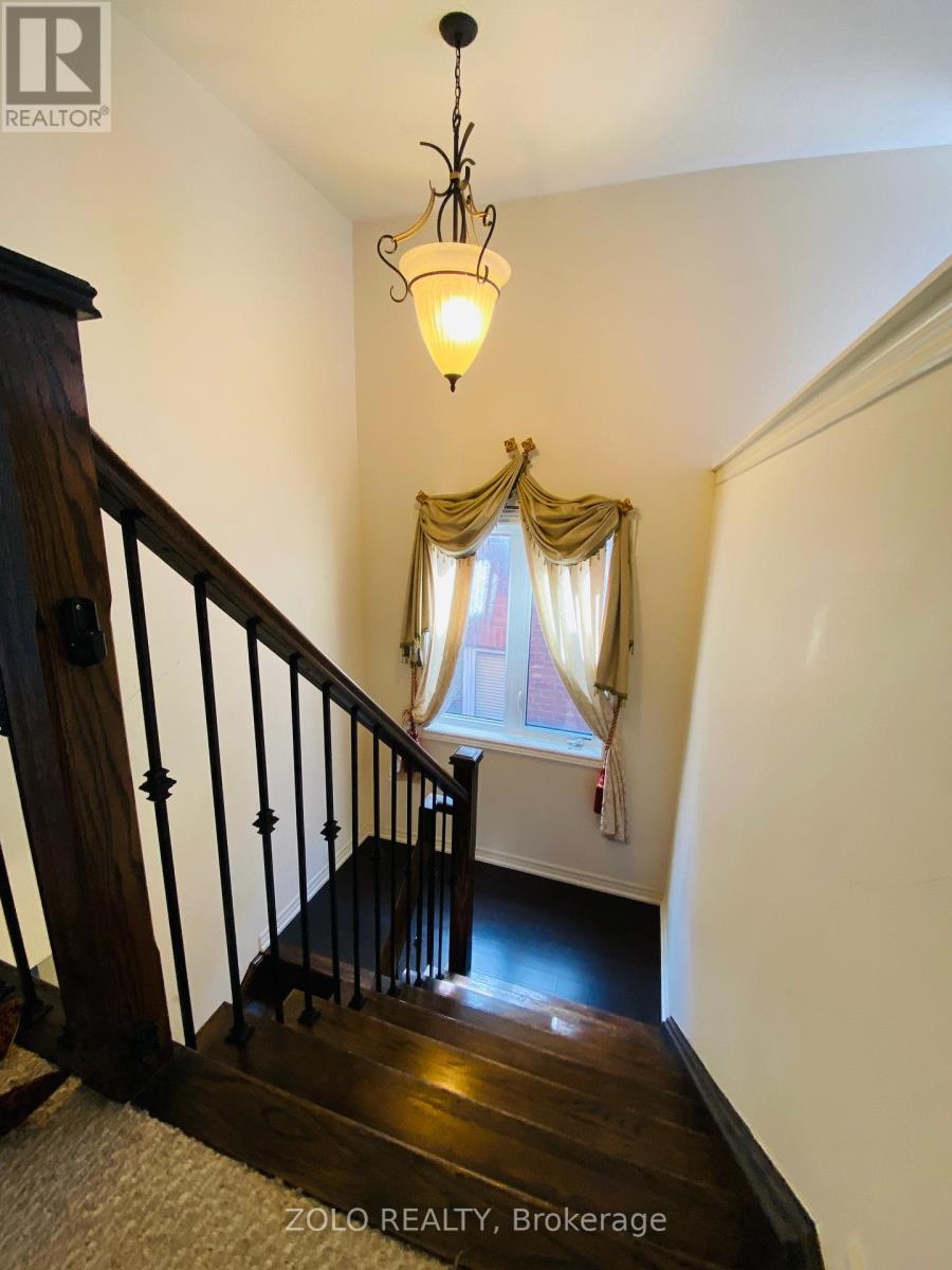 17 Kempsford Crescent W, Brampton (Northwest Brampton), Ontario  L7A 4M5 - Photo 10 - W12912628