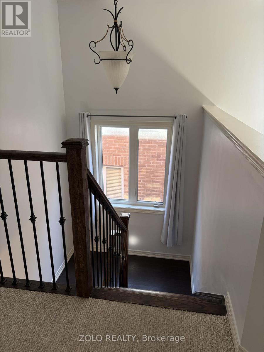 17 Kempsford Crescent, Brampton (Northwest Brampton), Ontario  L7A 4M5 - Photo 10 - W12930710