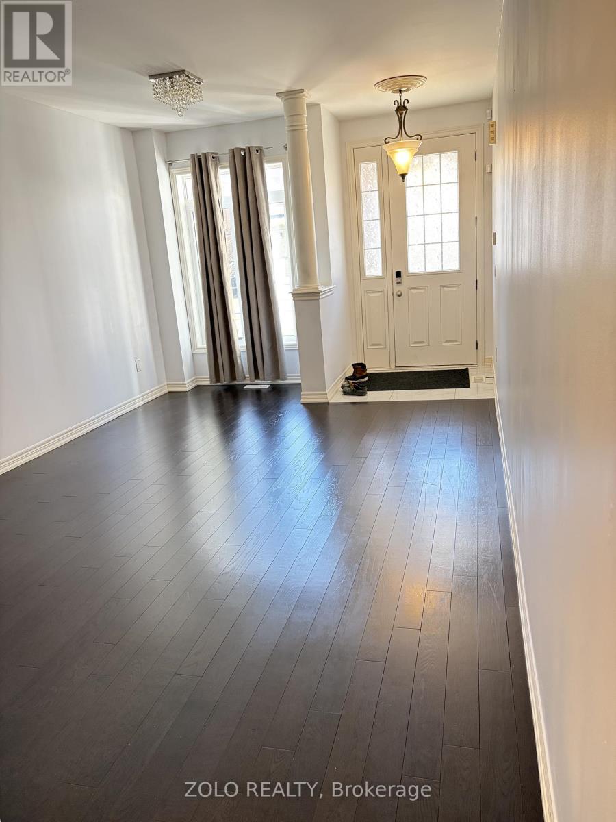 17 Kempsford Crescent, Brampton (Northwest Brampton), Ontario  L7A 4M5 - Photo 3 - W12930710