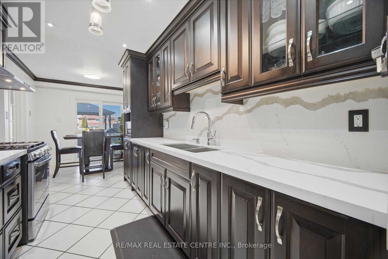 23 Acadian Heights W, Brampton (Fletcher's Creek South), Ontario  L6Y 4H5 - Photo 20 - W12933004