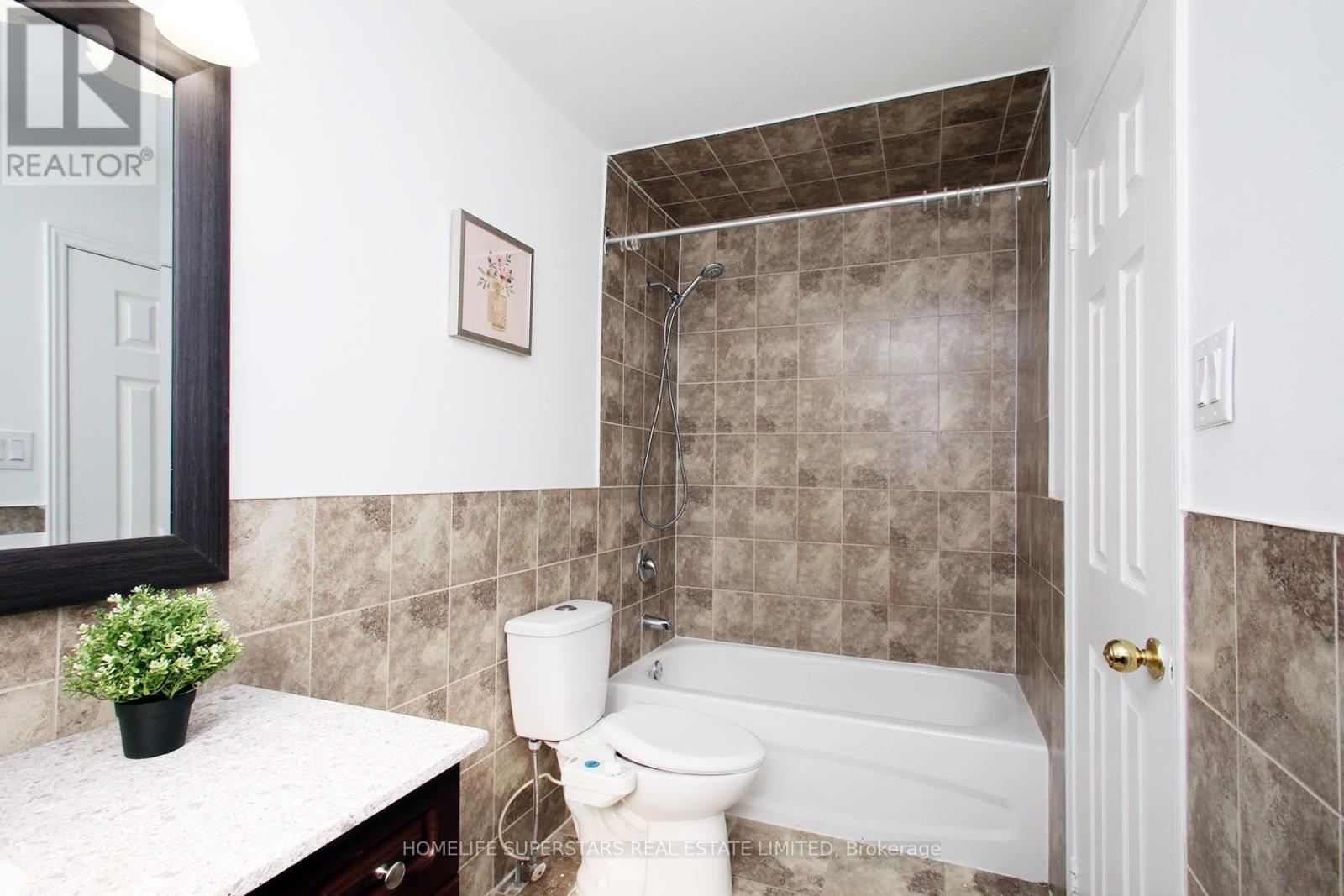 125 Bighorn Crescent, Brampton (Sandringham-Wellington), Ontario  L6R 1G2 - Photo 24 - W12933012